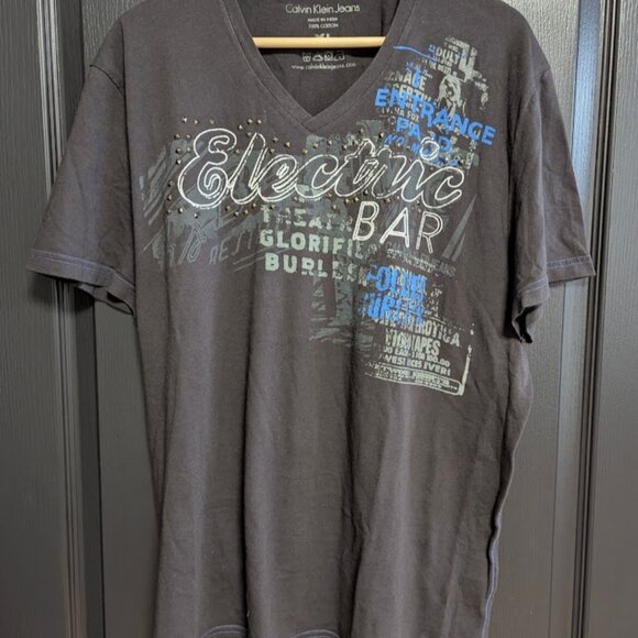 Retro Calvin Klein V-Neck T-Shirt   Men's XL - Picture 3 of 9